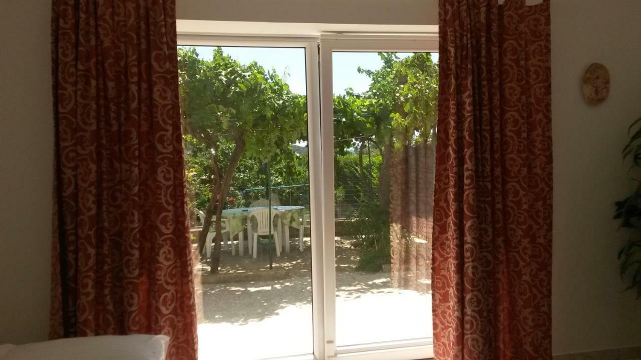 Lana Apartment *
