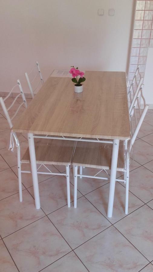 Apartman Lana *