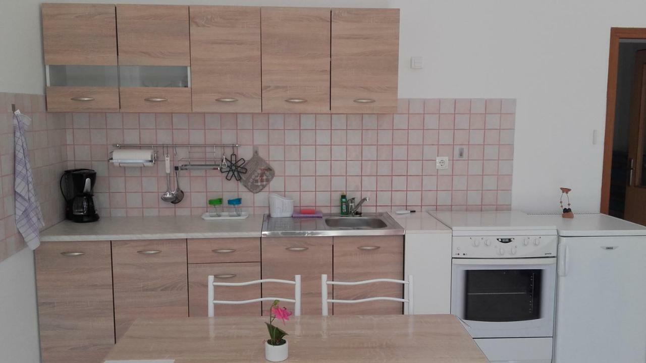 Apartman Lana Apartment *